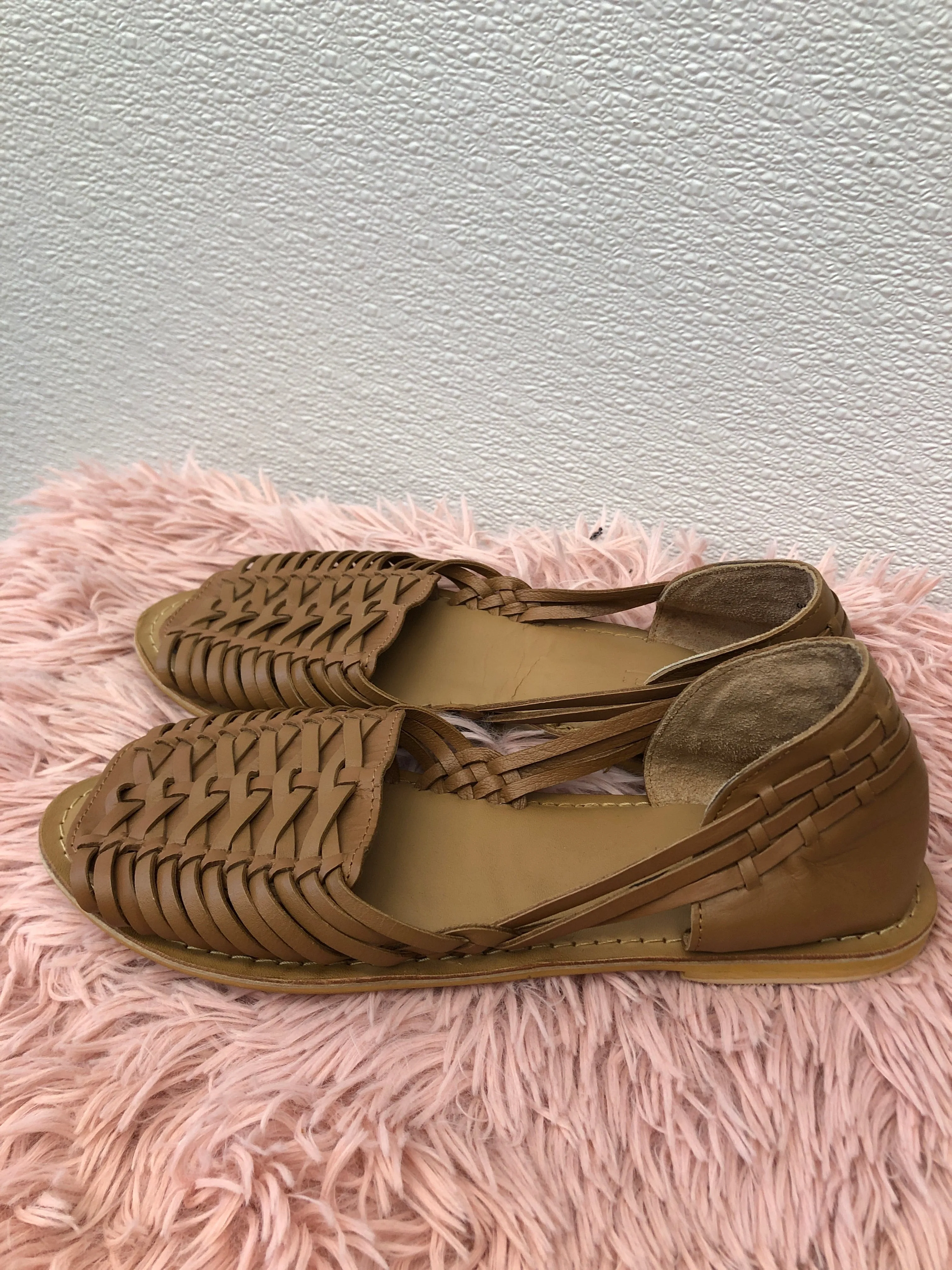 Brown Sandals Flats Crocs, Size 6 crocs