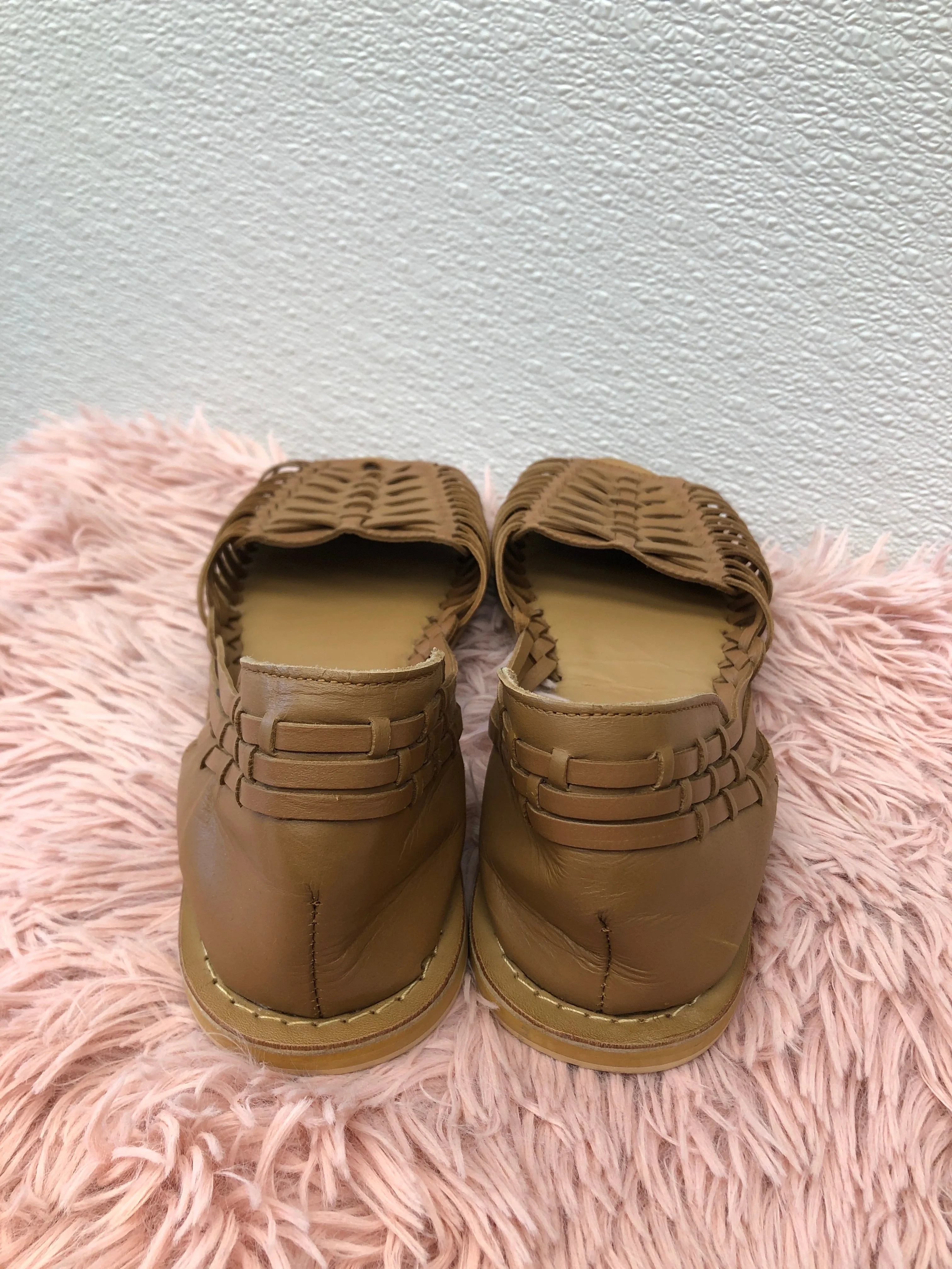 Brown Sandals Flats Crocs, Size 6 crocs