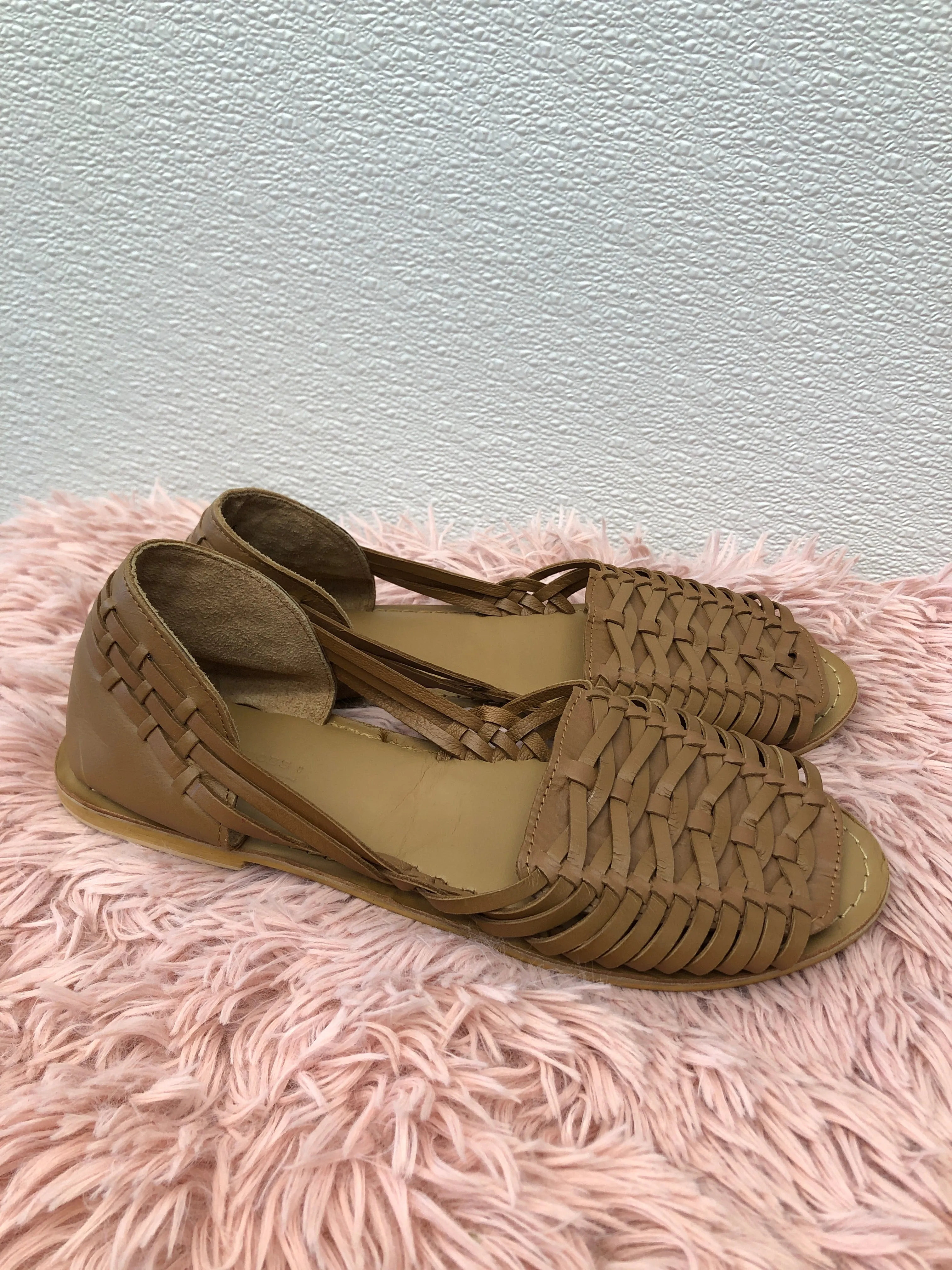 Brown Sandals Flats Crocs, Size 6 crocs