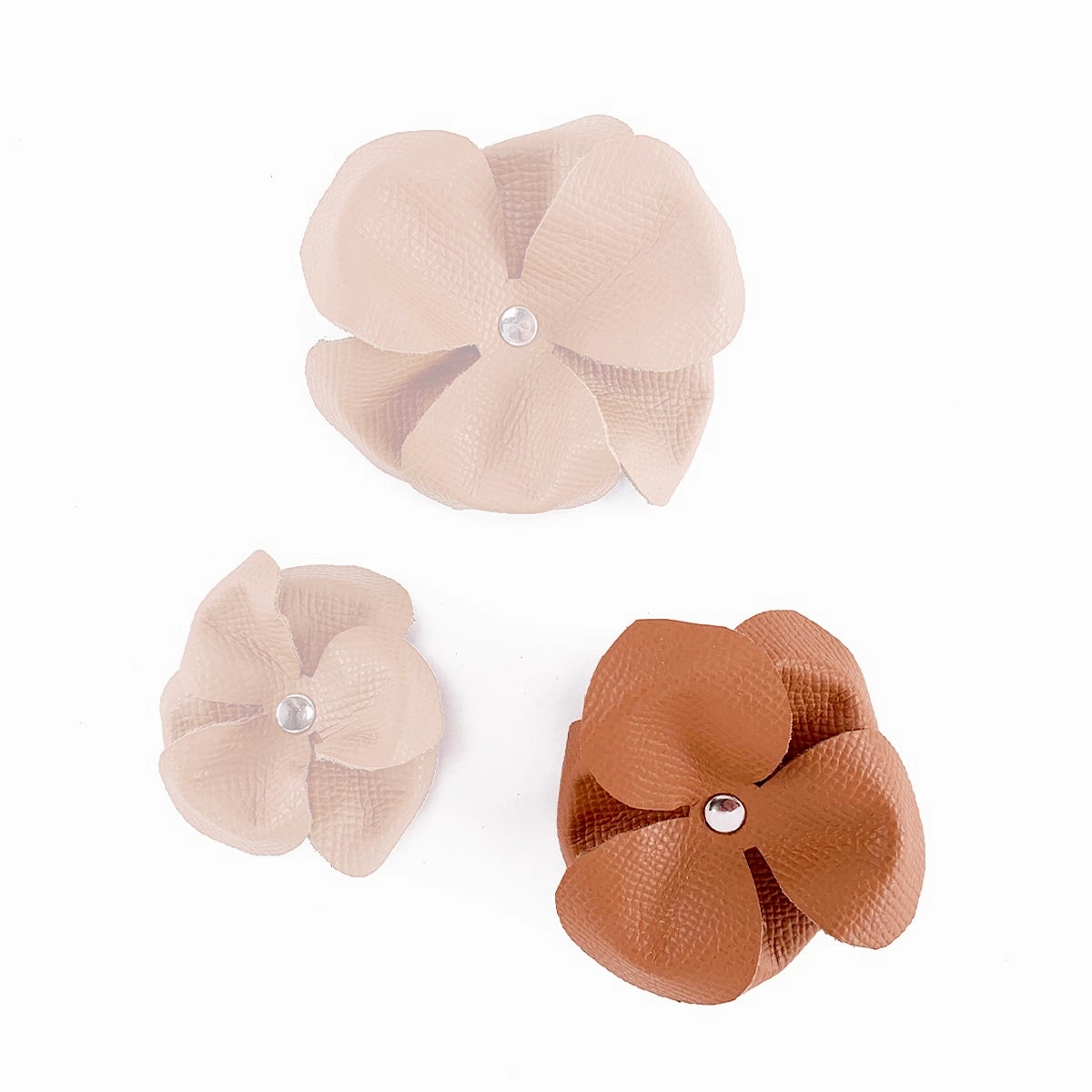 Colima Classic Leather Dog Flowerette Slider Hazelnut