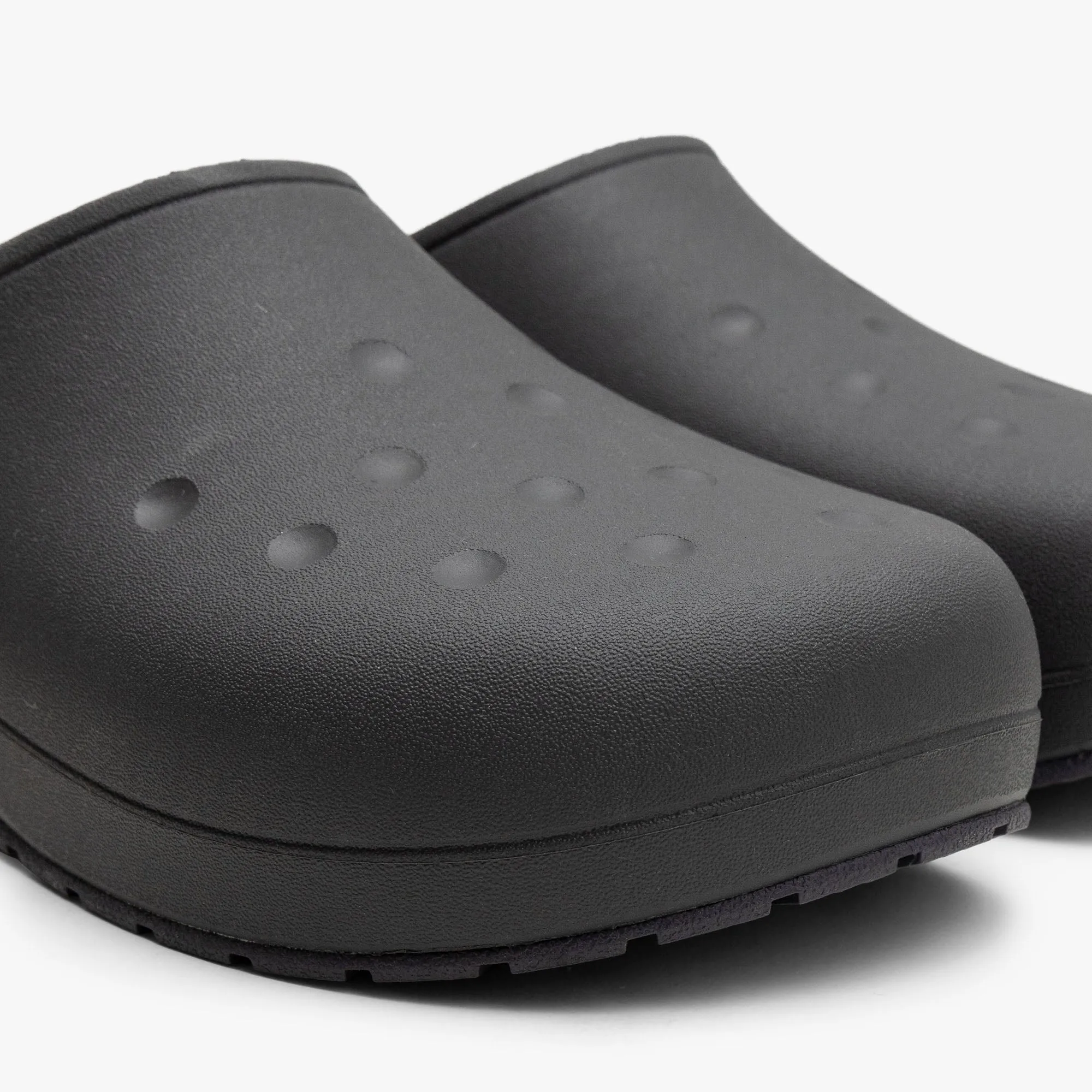 Crocs Classic Quiet Clog / Black Sand