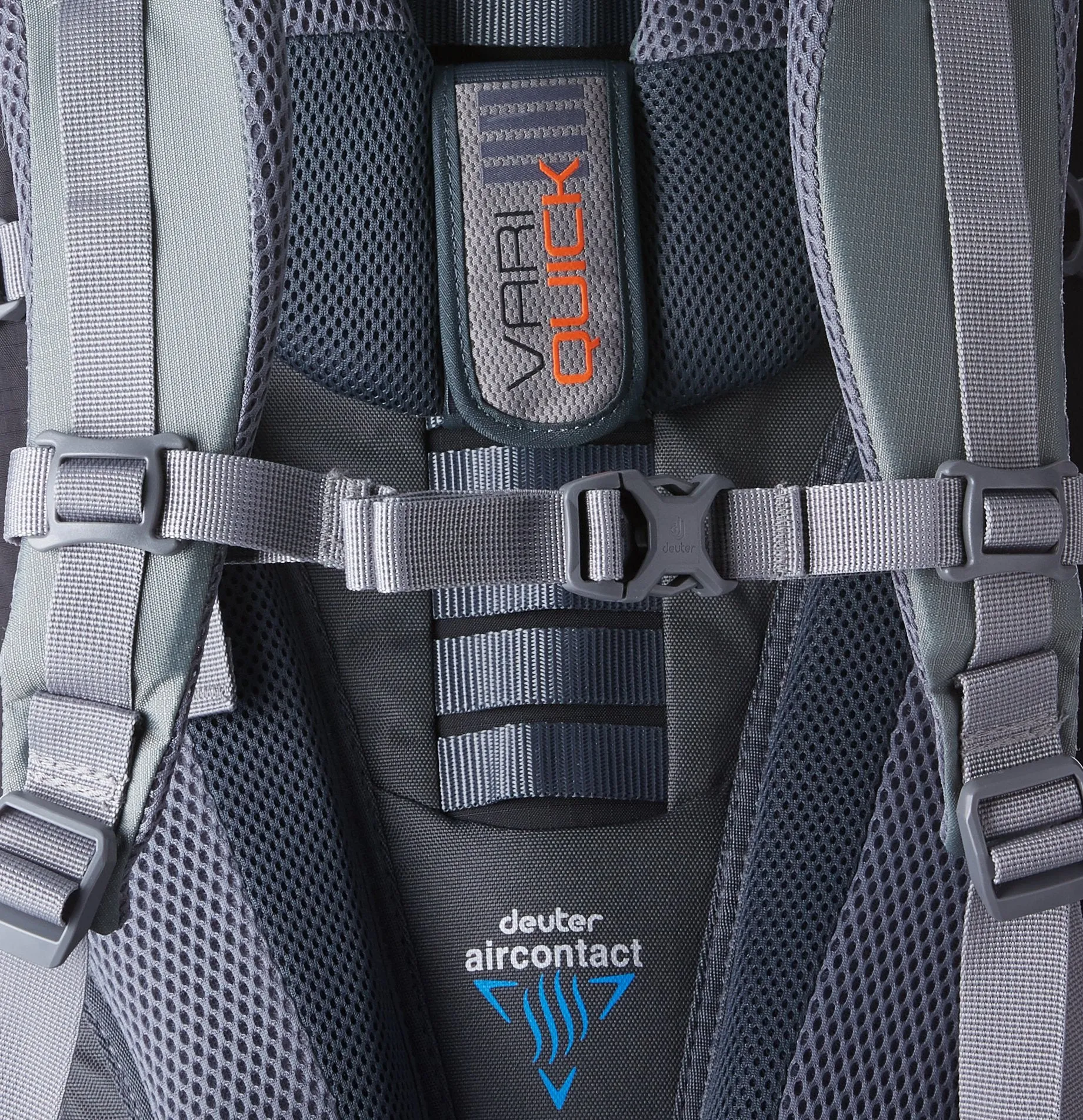 Deuter ACT Lite 40   10 Ultralight Trekking Backpack Bags Deuter