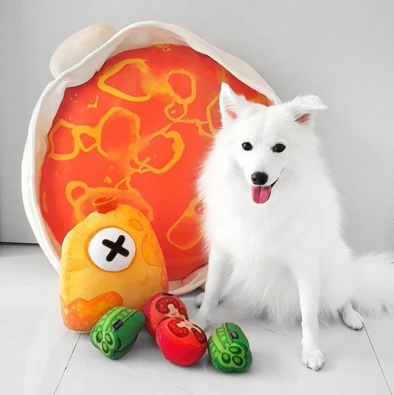 Furball Collective Curry Fish Head Pet Bed Set