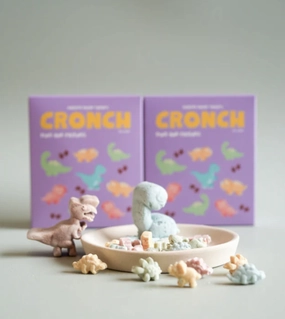 Licked CRONCH Freeze Dried Dog & Cat Treats (Dino and Friends) freeze-dried dog food,lightweight pet food