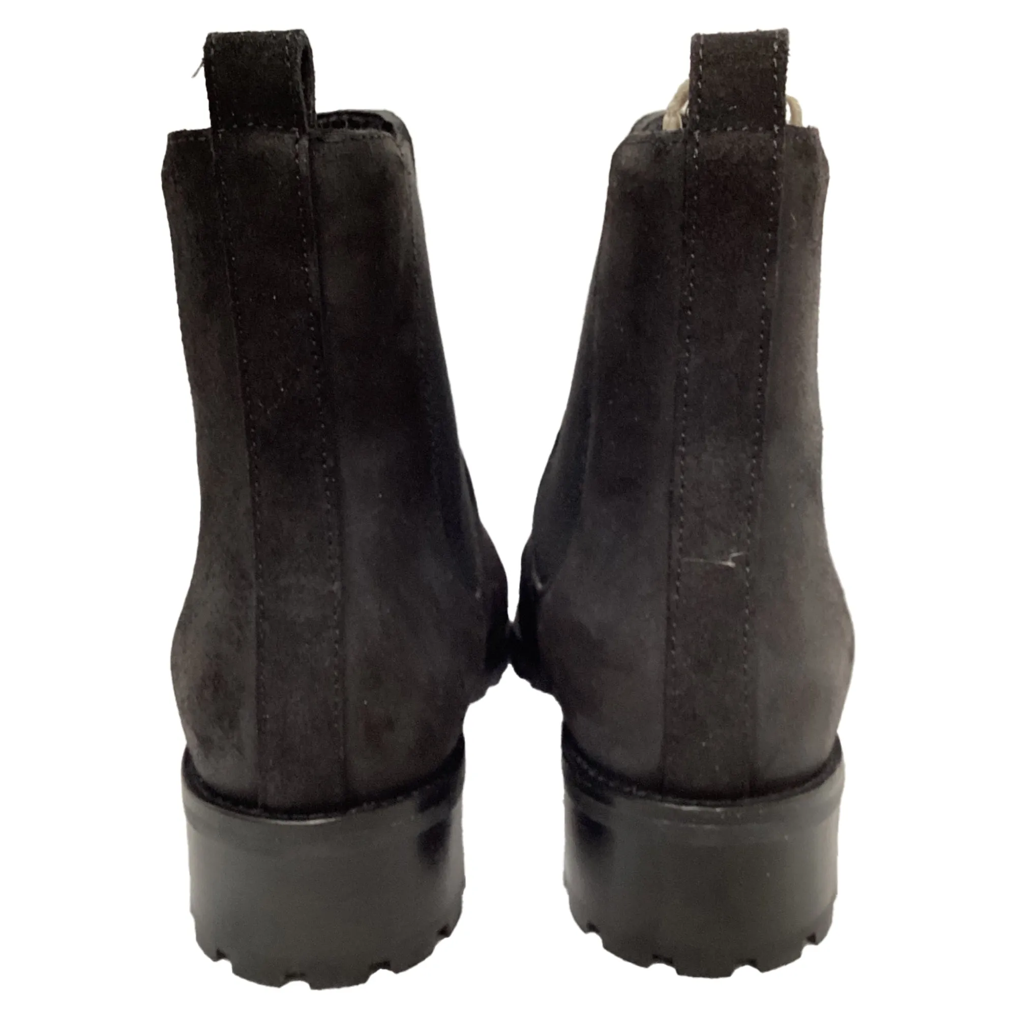 Manolo Blahnik Chelata Chelsea Boots in Black Suede Shoes_Manolo-Blahnik