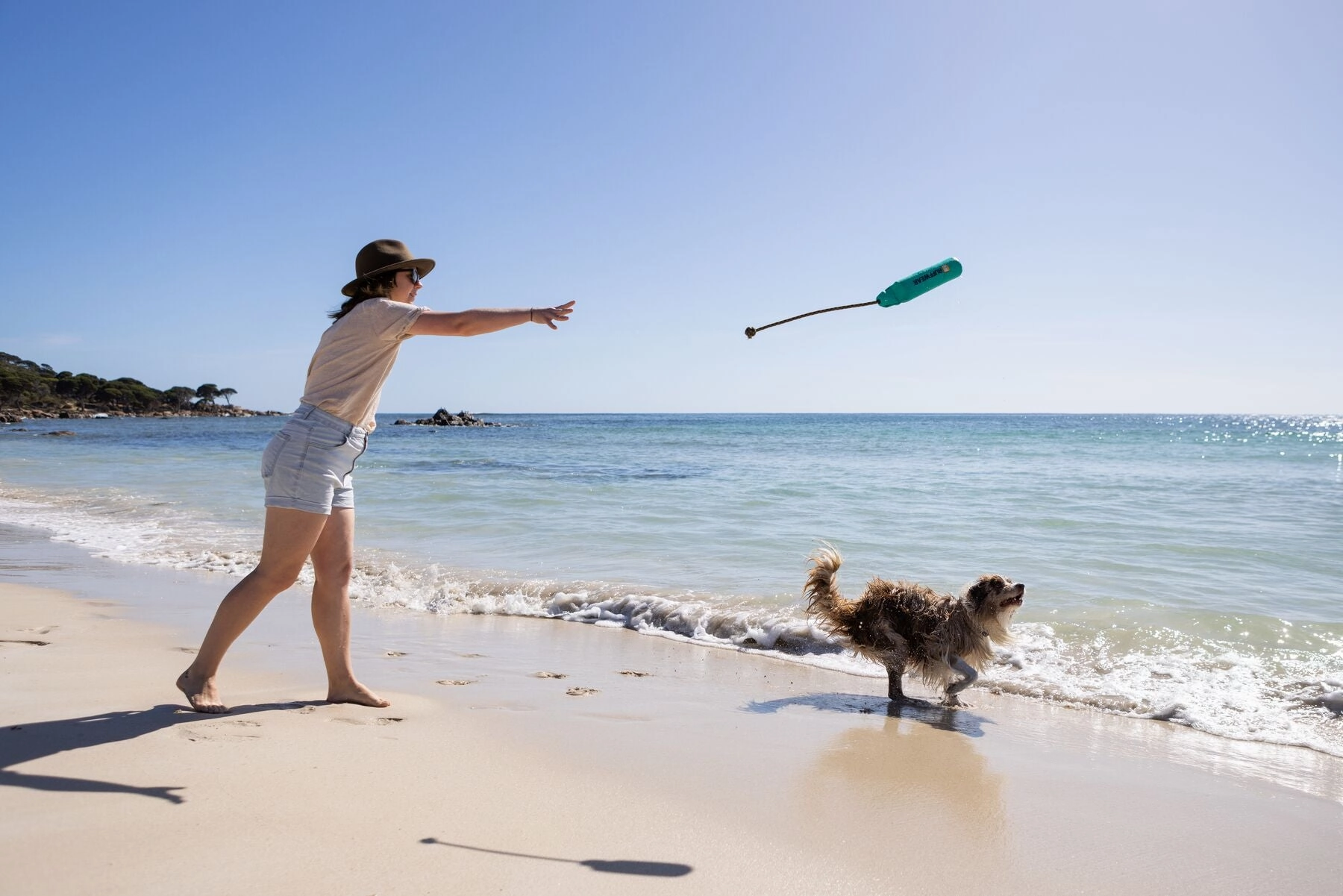 Ruffwear Lunker Interactive Floating Throw Dog Toy (Biolumin Blue)