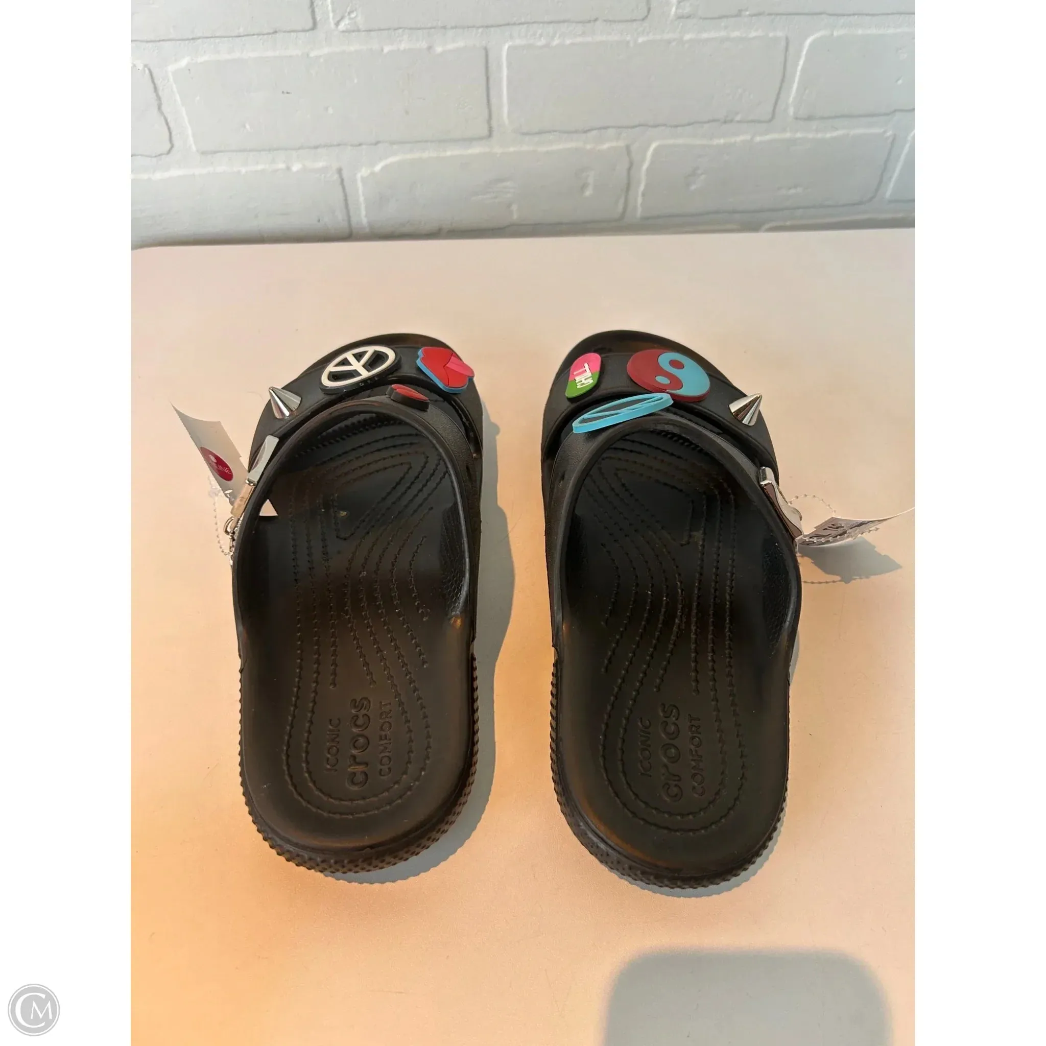 Sandals Flats By Crocs In Black, Size: 9 crocs
