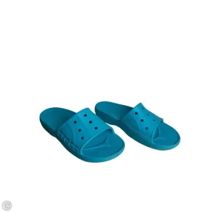 Sandals Flats By Crocs In Blue, Size: 8 crocs
