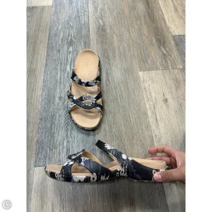 Sandals Flats By Crocs In Floral Print, Size: 8 crocs