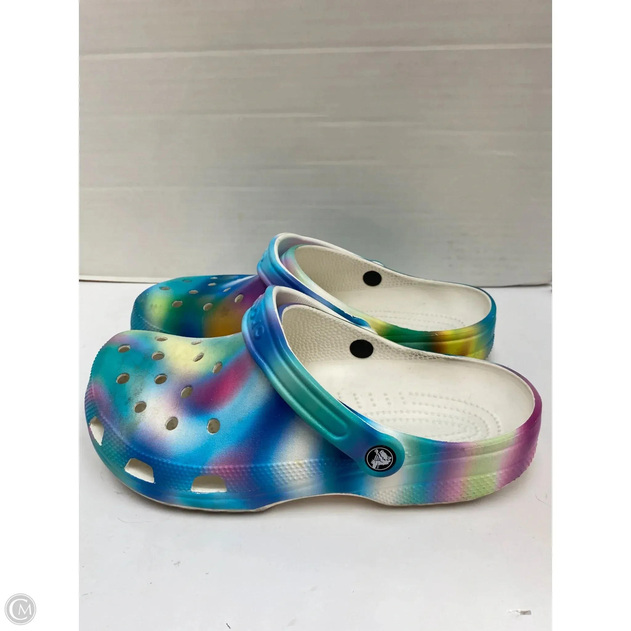 Sandals Flats By Crocs In Multi-colored, Size: 12