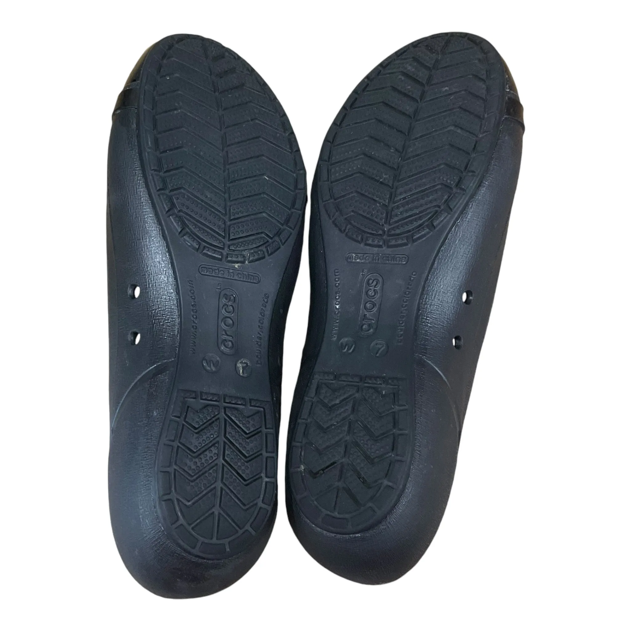 Shoes Flats By Crocs In Black, Size: 7 crocs
