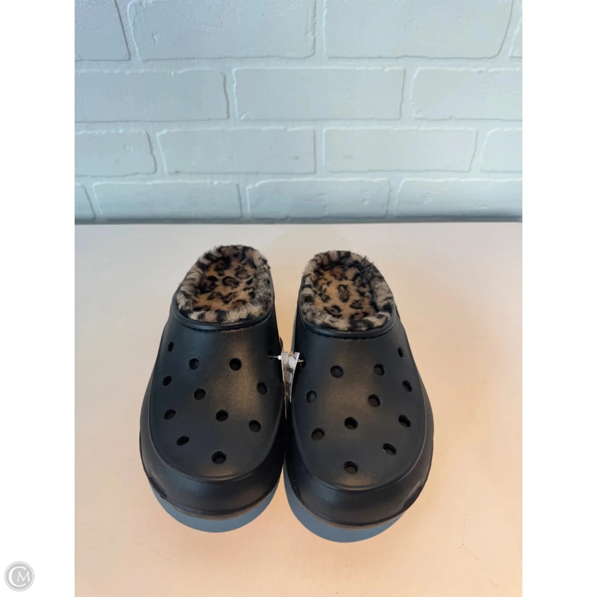 Shoes Flats By Crocs In Black, Size: 8 crocs