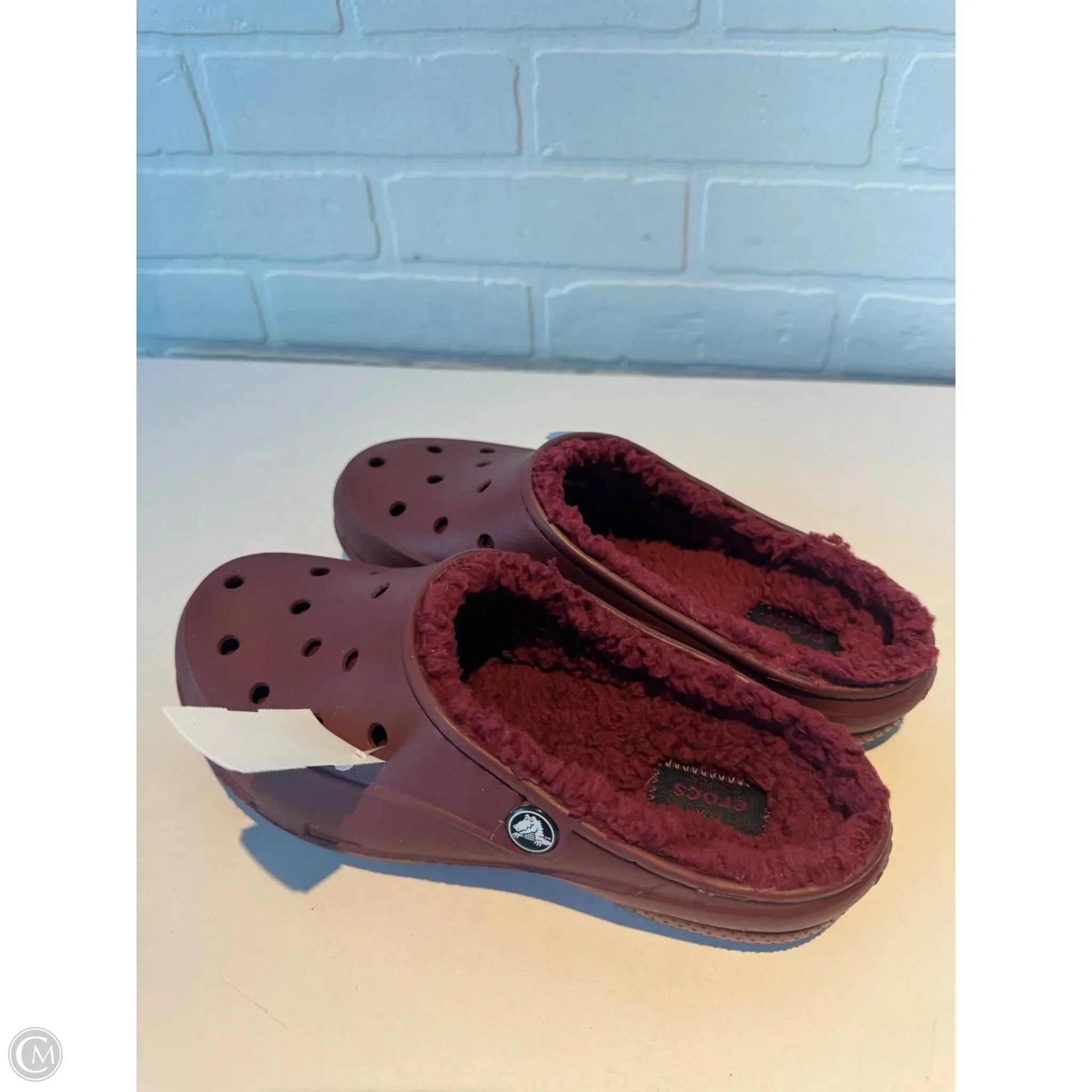 Shoes Flats By Crocs In Red, Size: 7 crocs