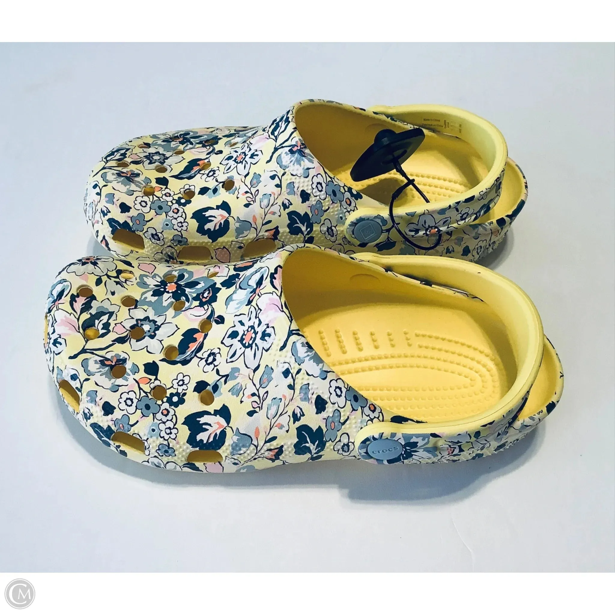 Shoes Flats By Crocs In Yellow, Size: 9 crocs
