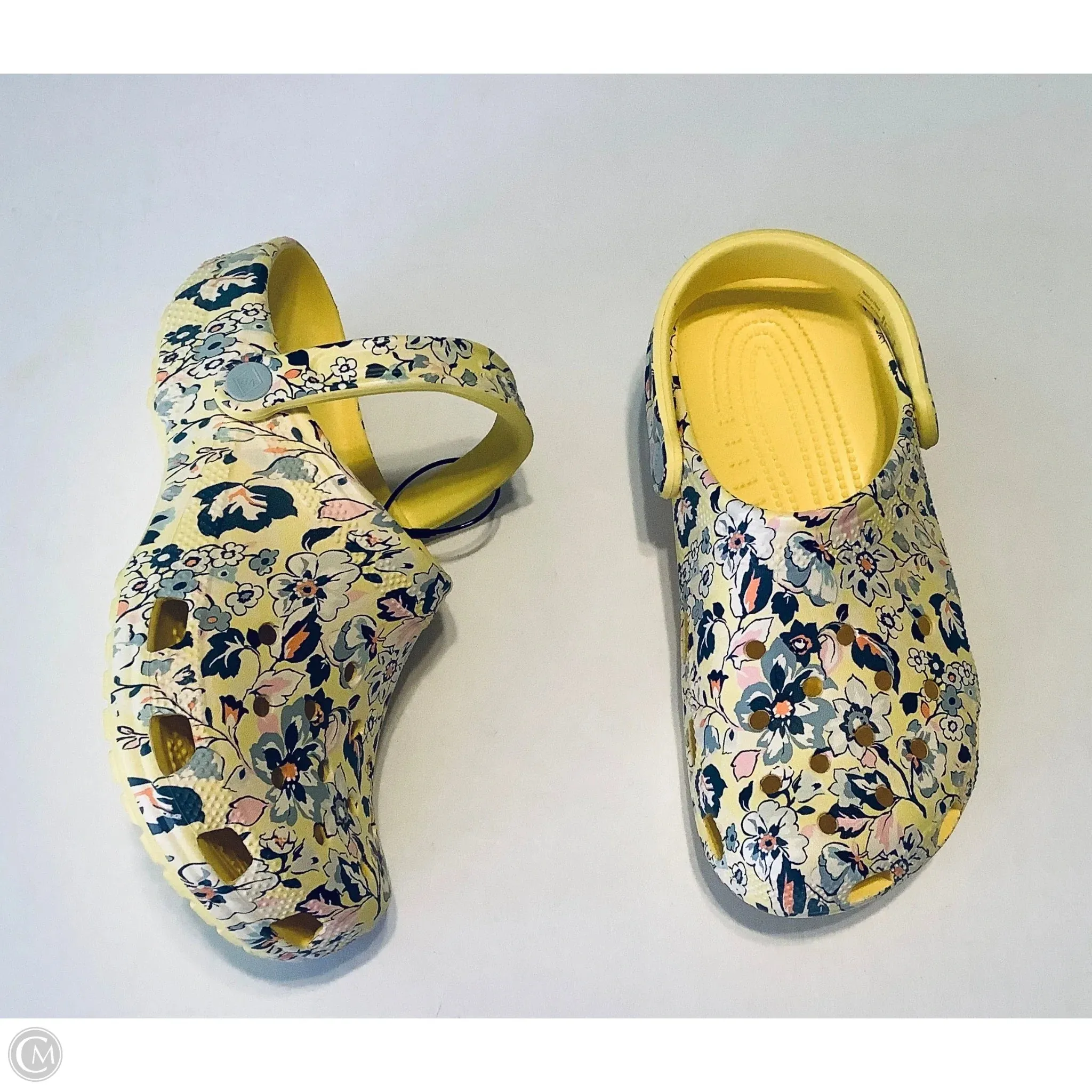 Shoes Flats By Crocs In Yellow, Size: 9 crocs