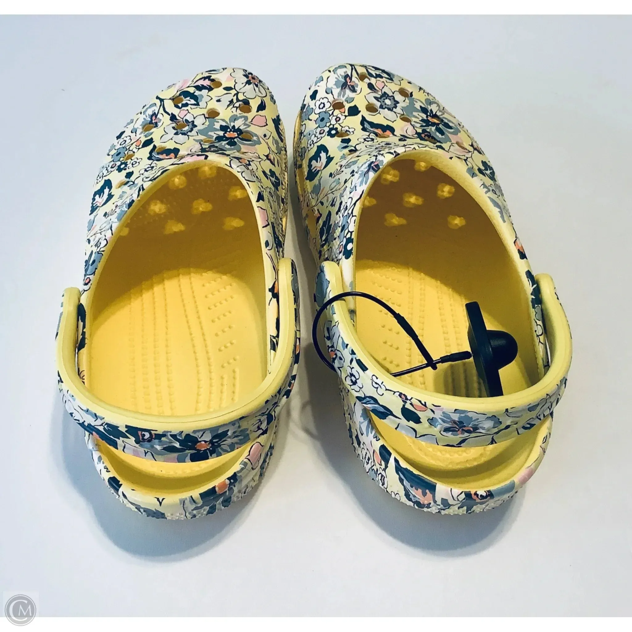 Shoes Flats By Crocs In Yellow, Size: 9 crocs