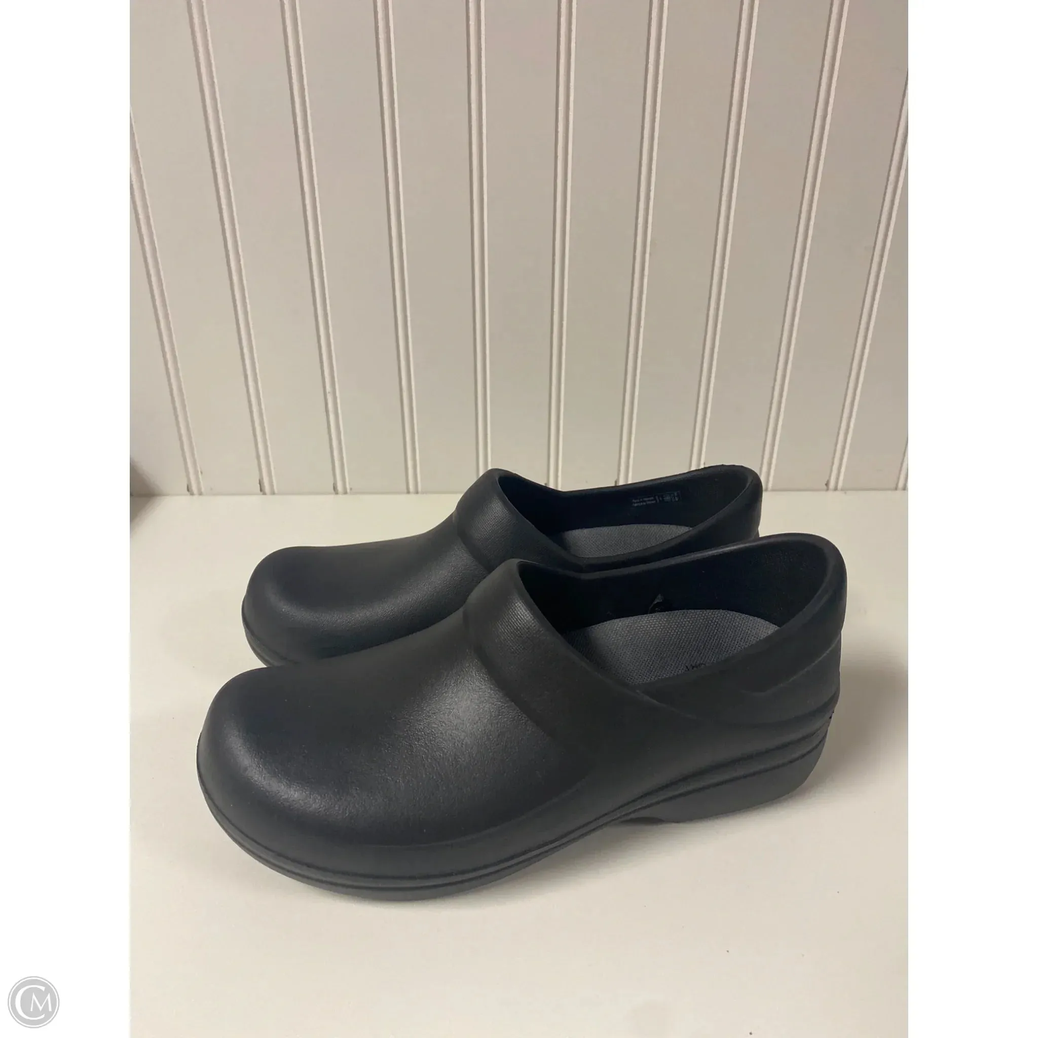 Shoes Heels Block By Crocs In Black, Size: 6 crocs