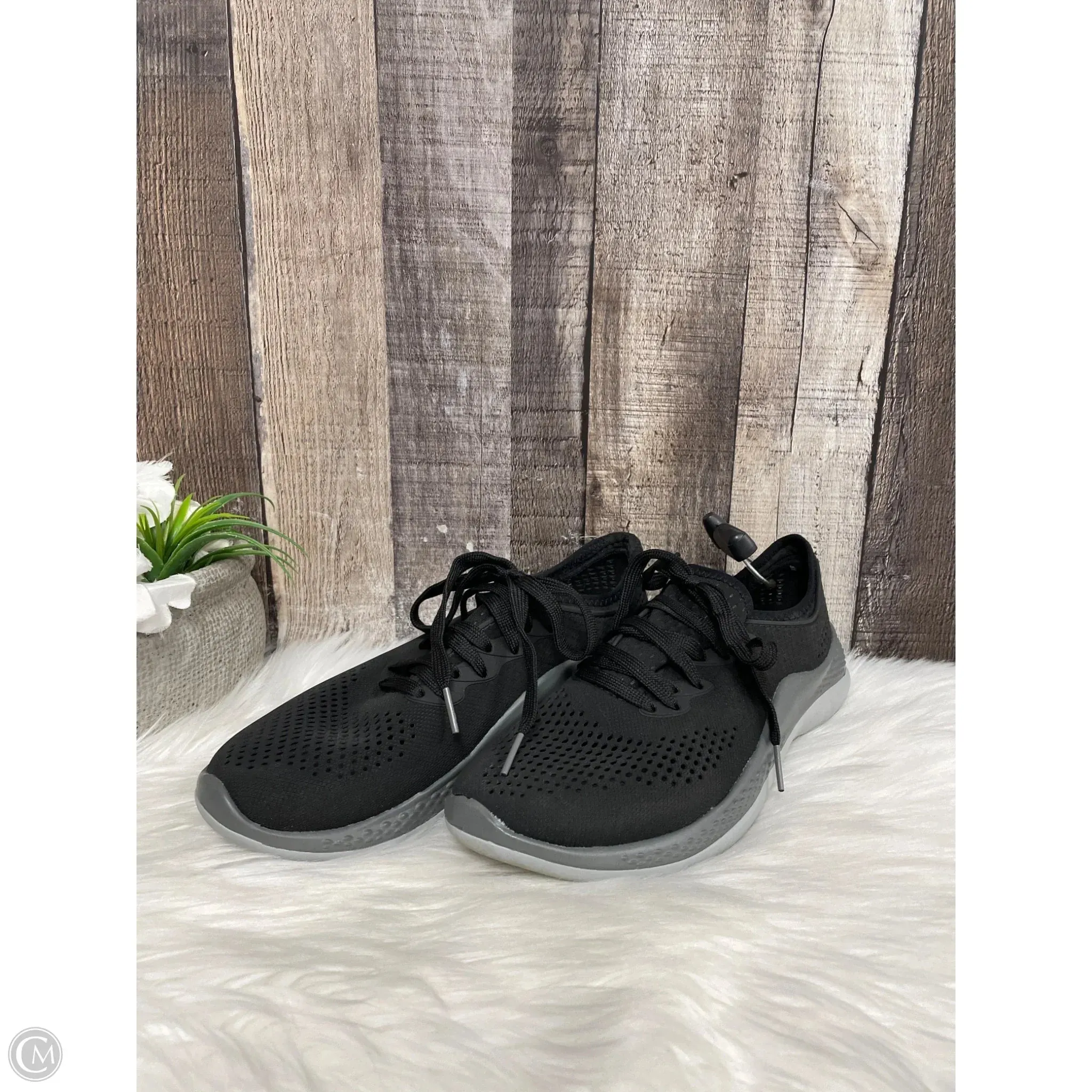 Shoes Sneakers By Crocs In Black, Size: 8 crocs