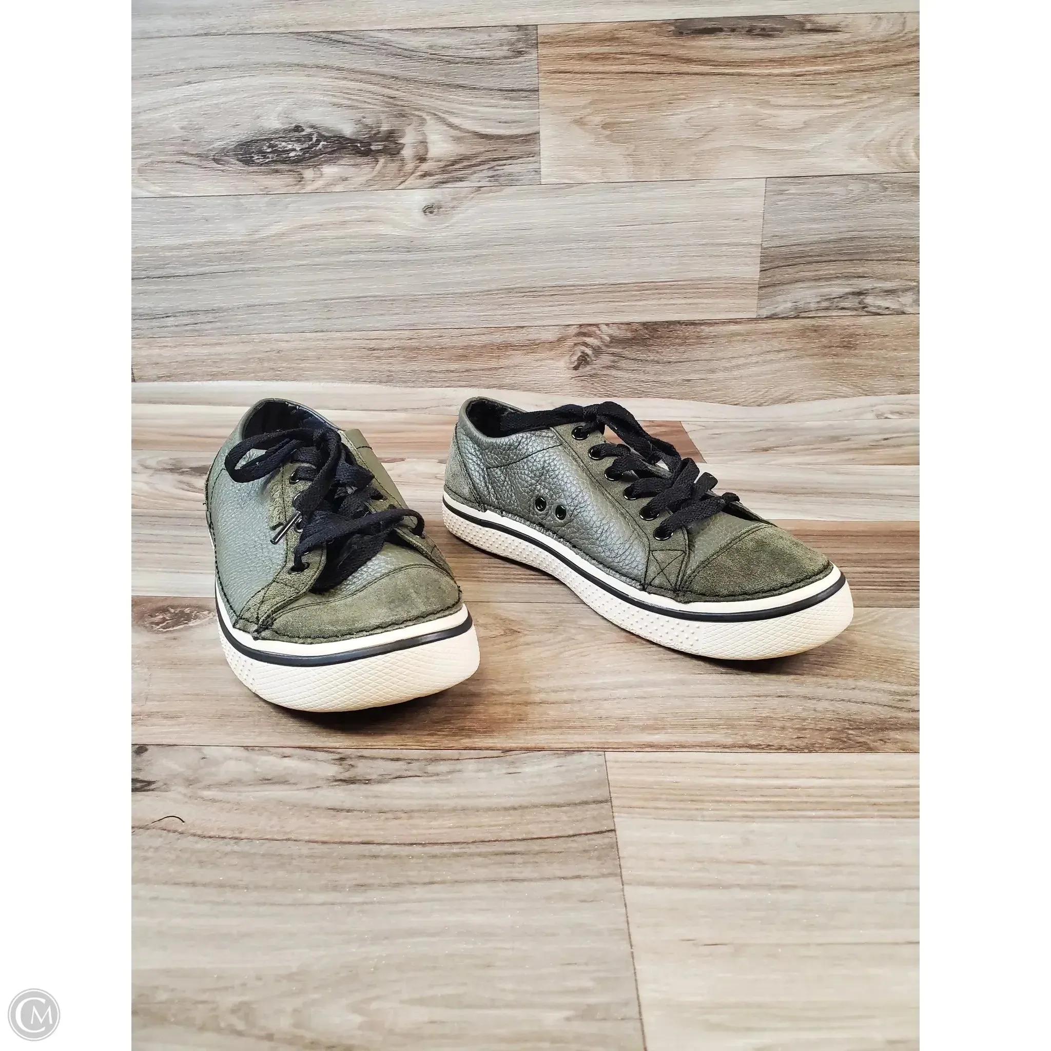 Shoes Sneakers By Crocs In Green & White, Size: 9 crocs