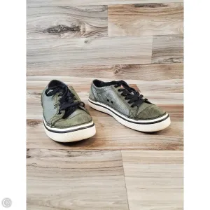 Shoes Sneakers By Crocs In Green & White, Size: 9 crocs