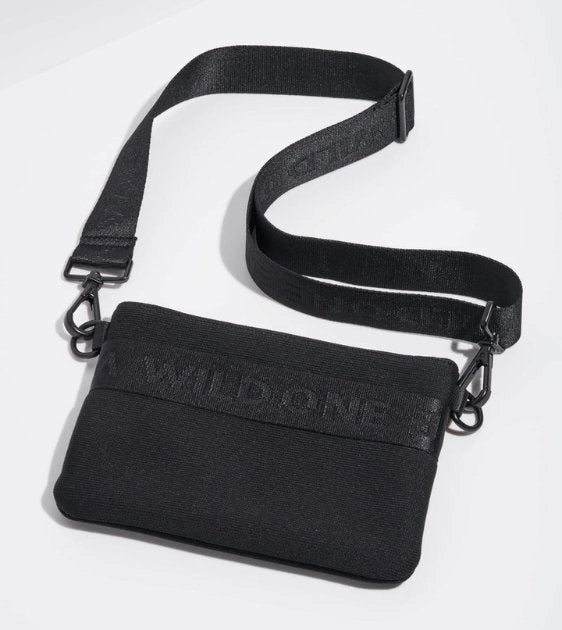 Wild One Recycled Knit Walking Treat Pouch (Black) dog nutrition,healthy dog food