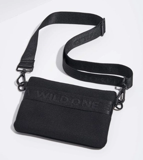 Wild One Recycled Knit Walking Treat Pouch (Black) dog nutrition,healthy dog food