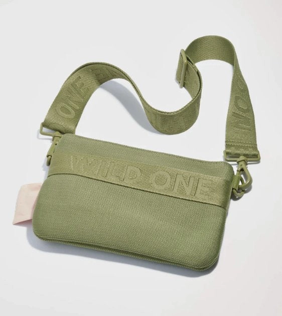 Wild One Recycled Knit Walking Treat Pouch (Moss) dog nutrition,healthy dog food