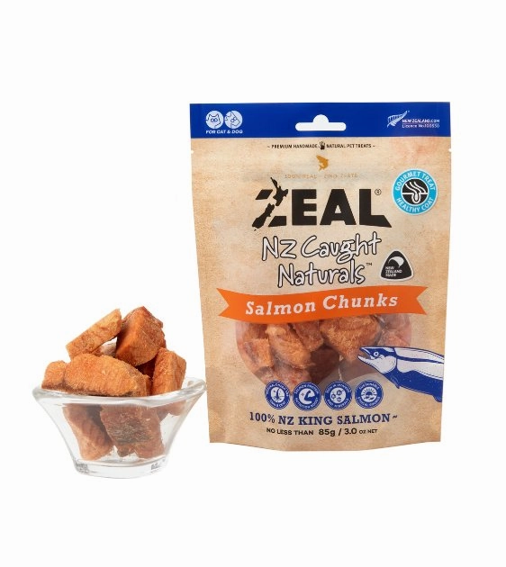 Zeal Wild Caught Naturals Freeze Dried Cat and Dog Treats (Salmon Chunks)